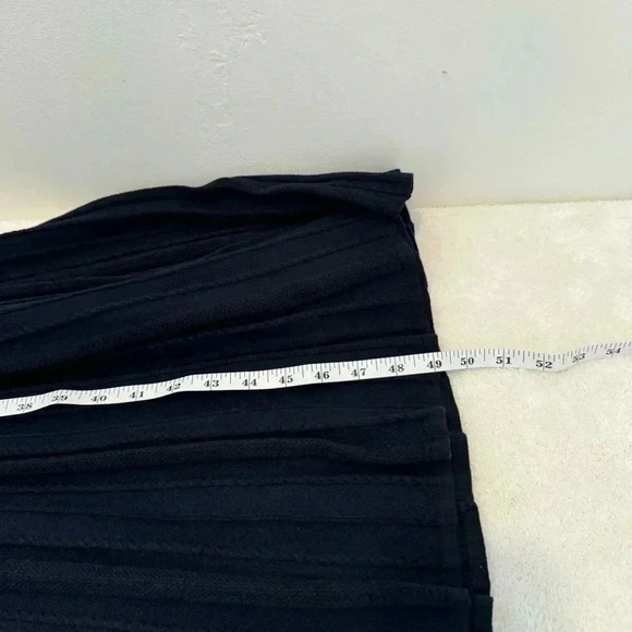 Boden Twist Front Knitted Midi Dress
Navy Size 20/22R - Picture 11 of 11